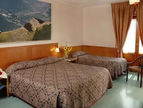 Hotel Degli Olmi - Image 2
