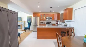 Langley Suite with Full Kitchen - Image 2