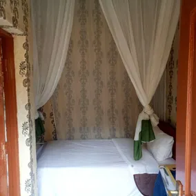 Golden Bay Hotel - Image 2