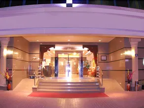Al Raya Hotel Apartment - Image 2