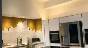 2 bed Chic Apartment in Glasgow City Centre - Image 2
