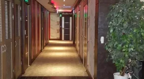 Sky Hotel - Image 3