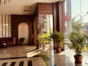 Hotel The Emerald - Image 4