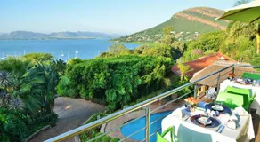 Stirling Manor Boutique Guest House - Image 2