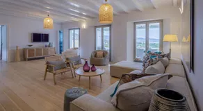 The Gallery Home - Elegant Villa In Antiparos - Image 3