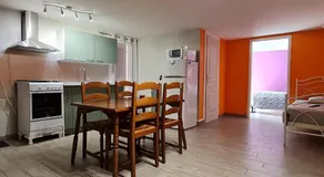 Gîte cosy à Ville-au-Val, proche Nancy et Metz, randonnées, 1 chambre, parking et terrain privé. - Image 2