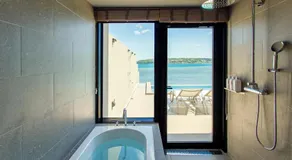 Feliz Villa Suite Kourijima View - Image 4