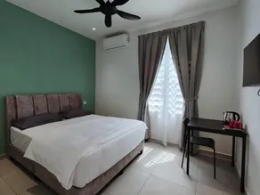 Austin Melaka - Image 1