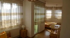 Karadzhovy Guest House - Image 5