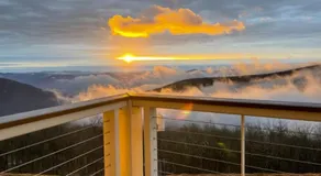 Panoramic Ski Slope Views, private sauna, dogs ok - Image 5