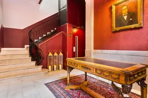 Thesuites Barcelona - Image 2