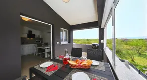 Apartments ROSINI, 300m from the beach with shared tavern and bikes, Nin - Image 3