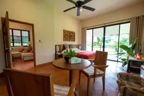 A tropical garden house with a Sala. - Image 2