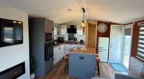 Scotts Corner Hot Tub Retreat - Image 2