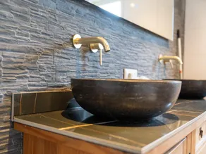 Fantastic Chalet near open waterways, hot tub - Image 2