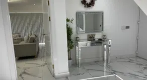 Modern 4 Bedroom Stylish Villa with out-door Hot Tub - Image 5