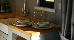 pen-rhos luxury glamping "The Hare Hut" - Image 3