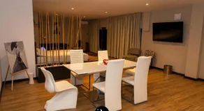 R34 Boutique Guest House - Image 3