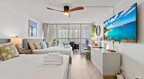 Newly Renovated Studio with Pool & Steps to Waikiki Beach - Image 2