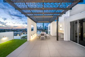 Serenity Surfers Paradise - Image 3