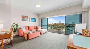 5 Star Mandurah Beach Exclusive Apt - Image 5