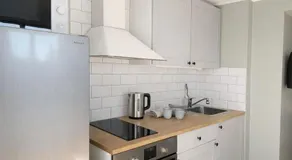 Cozy Villa Studio Near Stockholm- Private Entrance & Free Parking - Image 4