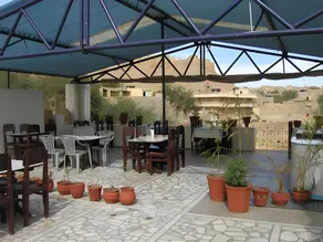 Hotel Golden City with Swimming Pool - Image 2