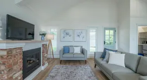 Hamptons Cottage - Refined Living, Light-Filled - Image 2