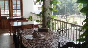 Old Town Hotel - Image 2