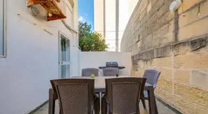 St Julian's Unique 3-bedroom Apartments and Penthouse with Jacuzzi - Image 4
