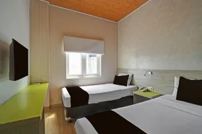 Hotel O Gambir Near Juanda Station Formerly Bunga Dahlia - Image 2