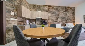 OpenPlan Penthouse with Private Terrace, Wifi & AC by 360 Estates - Image 3