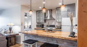 Highly updated 1 Bedroom plus den, 2 bath Crestview Unit 5 Sleeps up to 4 located near Canyon Lodge - Image 3