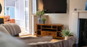 3 BR House BHX HS2 Contractor Solihull FREE Parking - Image 2
