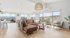 19 Carnegie Luxury - Linen Included - WiFi - Walk to beach - Town Views - Image 3