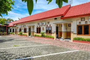 RedDoorz Syariah at Sakinah Family Tulungagung - Image 4