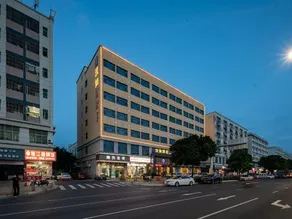 Hanru Hotel - Image 4