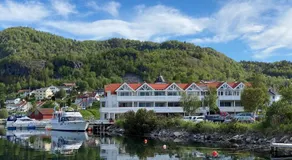 Sunde Fjord Hotel, free and easy parking - Image 3