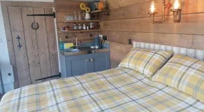 Crown Cabin Wiltshire near Longleat and Bath - Image 2