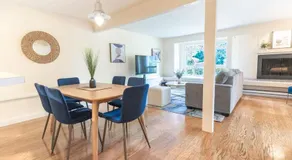 Spacious 2B2B Condo near downtown & Microsoft - Image 3