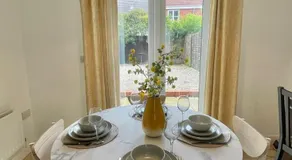 Rosebay Gardens, Cheltenham - Delightful, charming and very spacious 4BR Retreat - Image 3