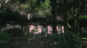 The Romantic Pink English Cottage at Tamborine Mountain - Image 4