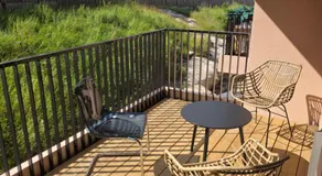 Two bedrooms Luxury apartment with free parking - Image 3