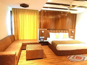 Green Retreat Hotel - Image 4
