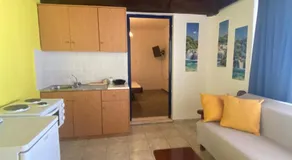 Yellow Beach House - Image 3