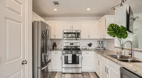 Cozy 3BR - Pet-Friendly Haven with fireplace - Image 3
