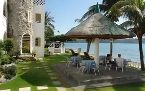 Squares Beachside Apartments - Image 3