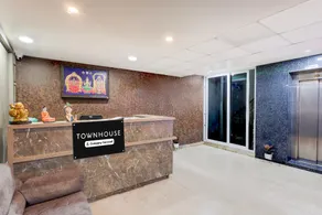Super Townhouse V Hotel - Image 4