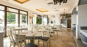 Oasis Beach Club - Image 3