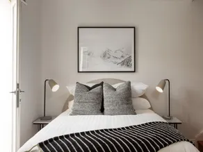 Stunning Studio with Alfresco Terrace near Trains - Image 2